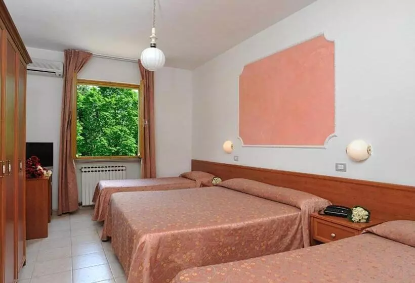 Standard Neljän Hengen Huone, La Meridiana