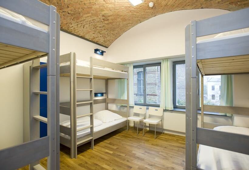 تختخواب در اتاق مشترک, Pfefferbett Hostel