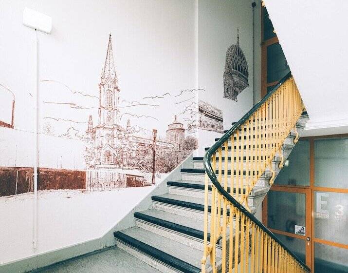 اتاق استاندارد یک نفره, Three Little Pigs Hostel   Your Berlin Castle