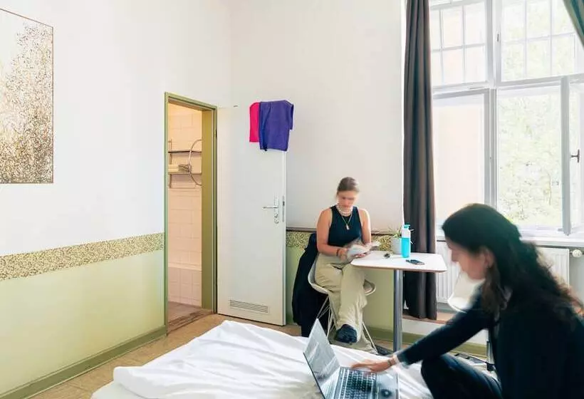Standardzimmer, Three Little Pigs Hostel   Your Berlin Castle