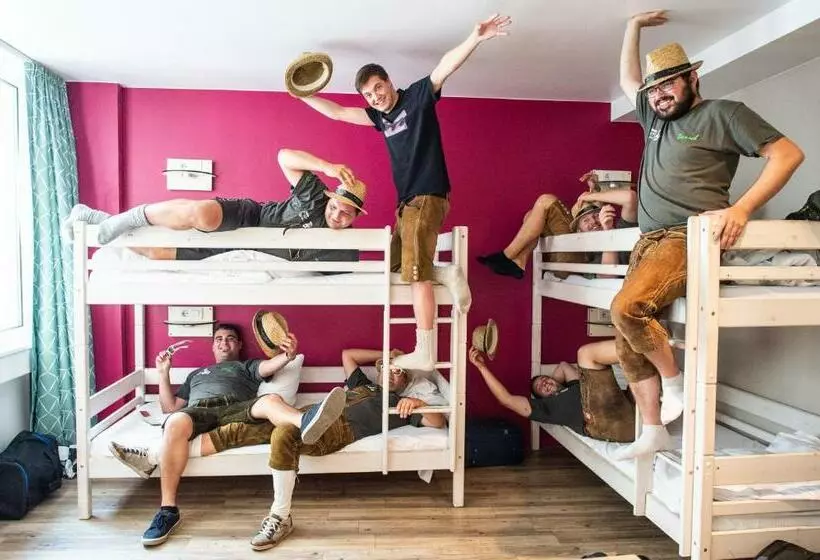 تختخواب در اتاق مشترک, Wombat S City Hostel Munich Hauptbahnhof