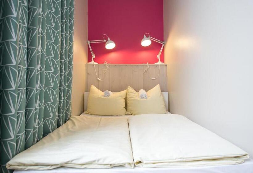 Quarto Estandar com Terraço, Wombat S City Hostel Munich Hauptbahnhof