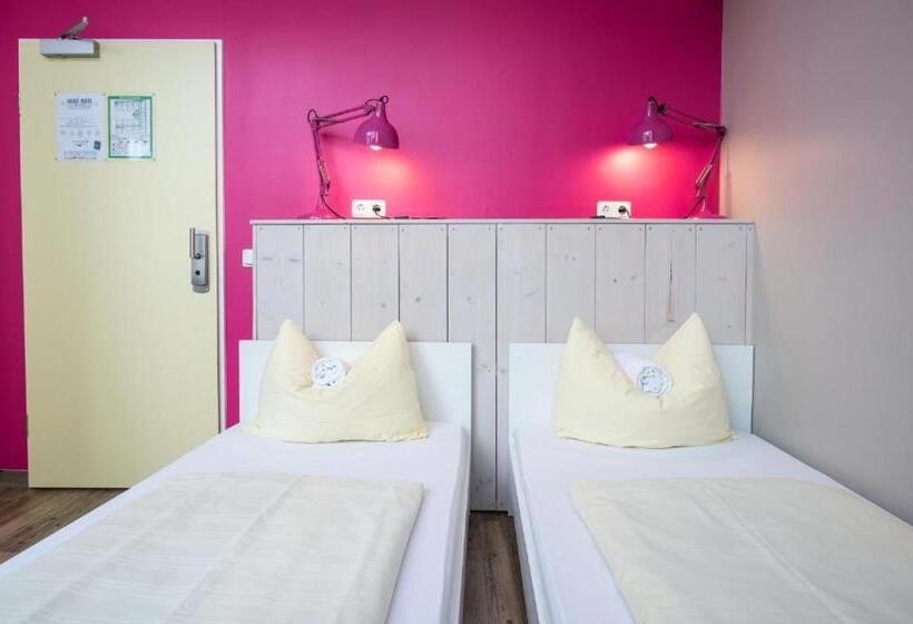 Номер Стандарт, Wombat S City Hostel Munich Hauptbahnhof