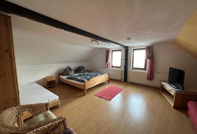 Апартаменты 2 Спальни, Einkehr Zur Rennstrecke