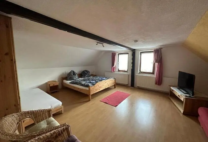 ２ベッドルームアパートメント, Einkehr Zur Rennstrecke