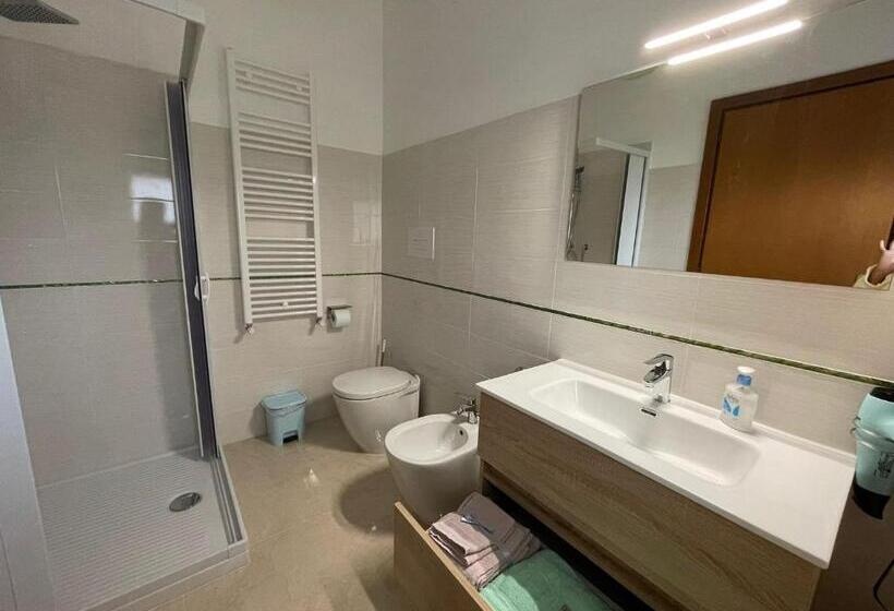 اتاق استاندارد با چشم‌انداز کوهستان, B&b Angelina