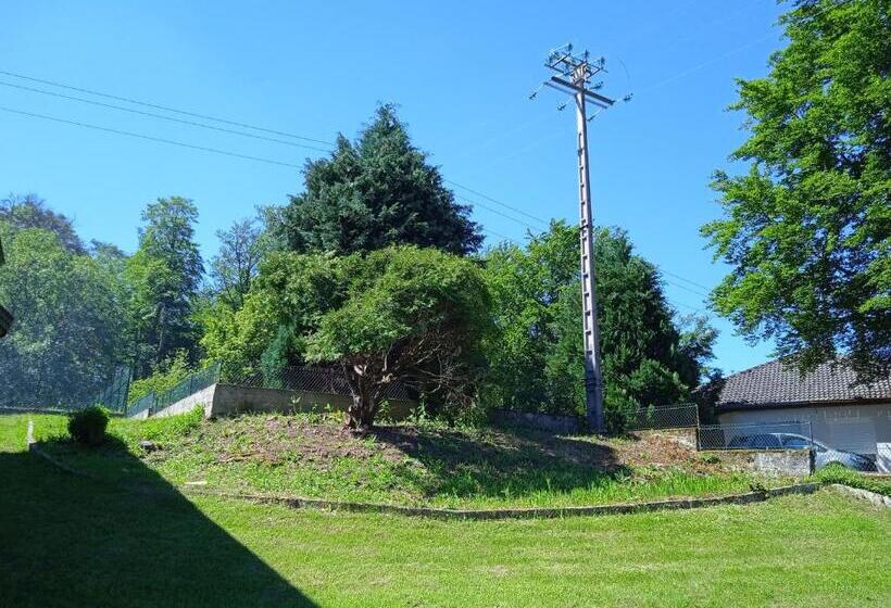 חדר קלאסי לשלושה, La Maison De Heidi