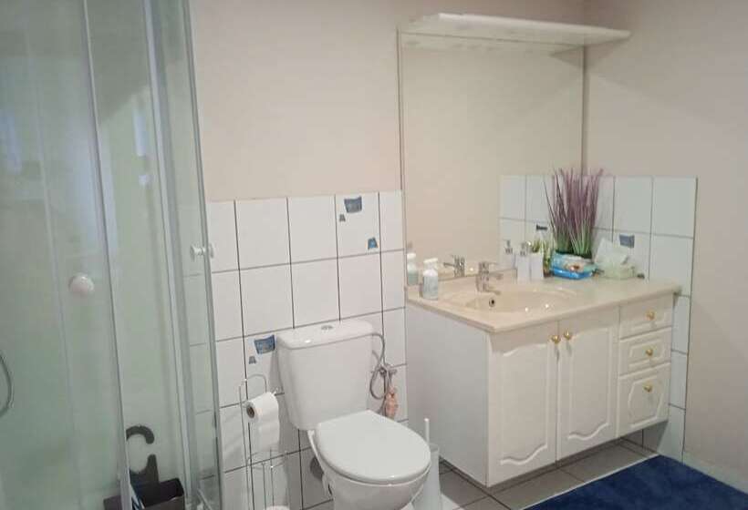 חדר קלאסי לשלושה, La Maison De Heidi