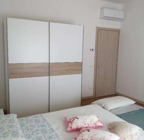 غرفة قياسية مطلّة علي الحديقة, Due Magnolie