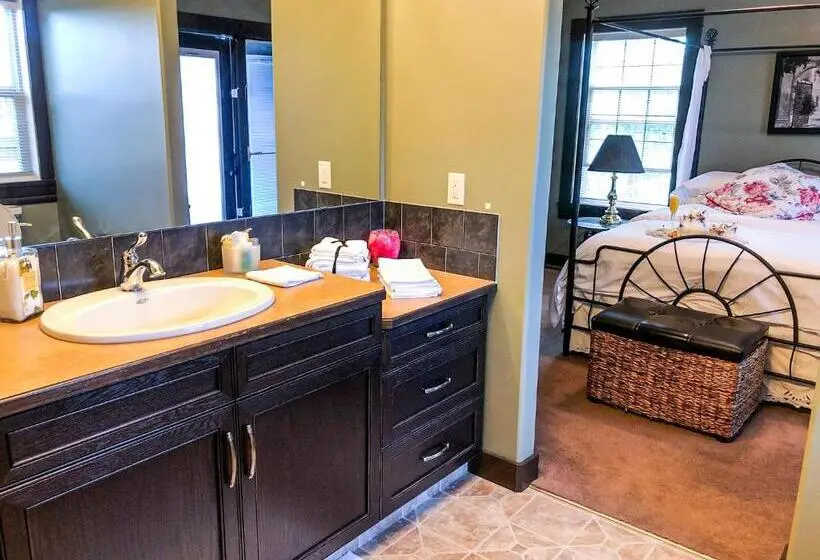 スーペリアールーム, Wolf Creek Bed And Breakfast