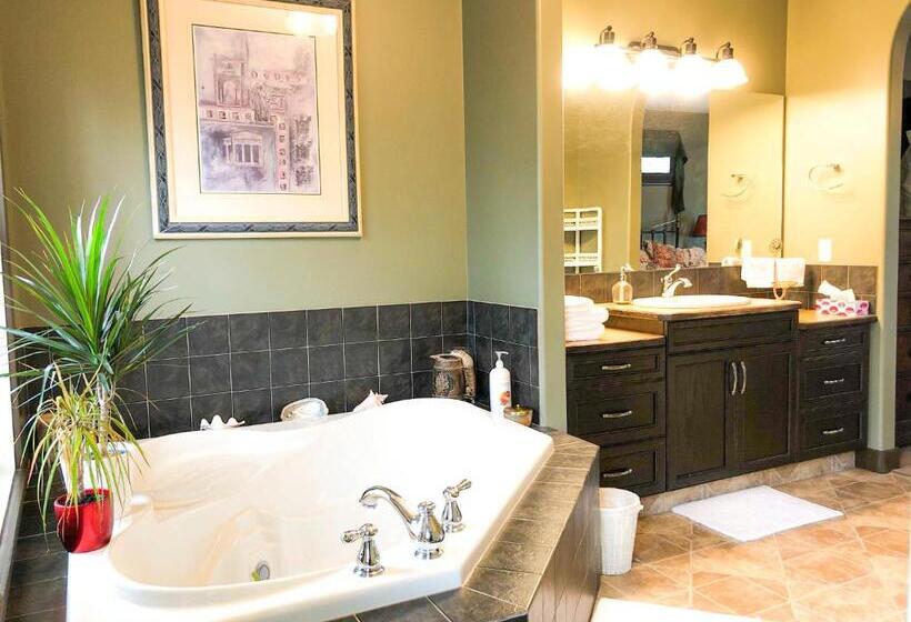 جناح ديلوكس, Wolf Creek Bed And Breakfast