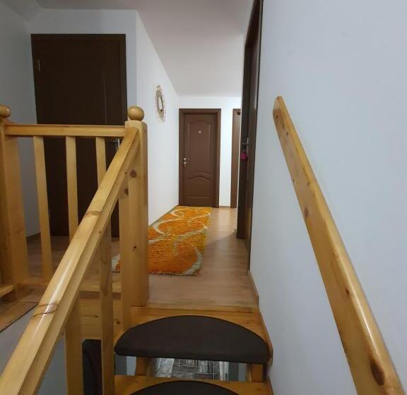 דירת שני חדרים, Casa Alma