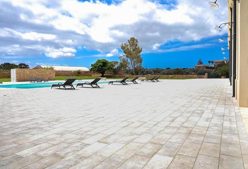 套房带园景, Dimora Savarino Marzamemi Suites With Pool