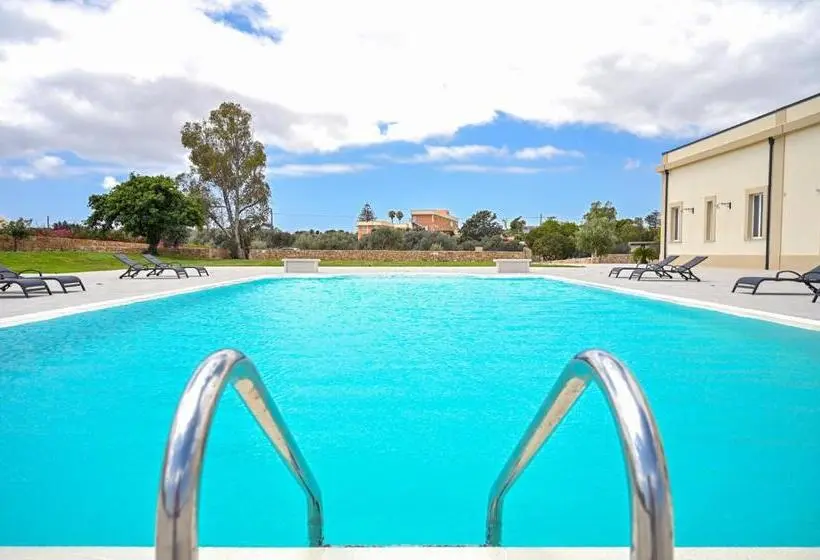 プールビュースイート, Dimora Savarino Marzamemi Suites With Pool