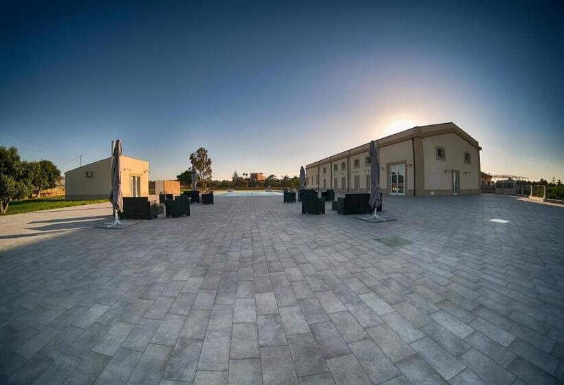 سوییت با چشم‌انداز استخر, Dimora Savarino Marzamemi Suites With Pool