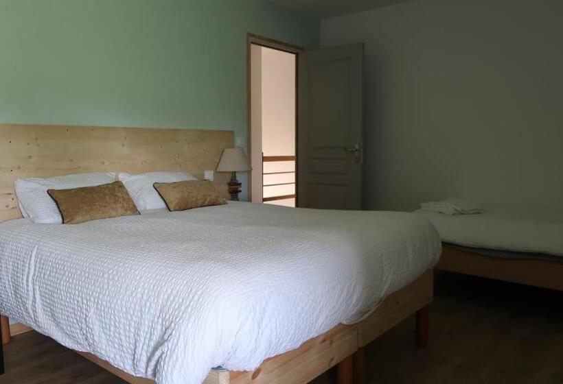 חדר משפחתי, Le Clos De La Morière