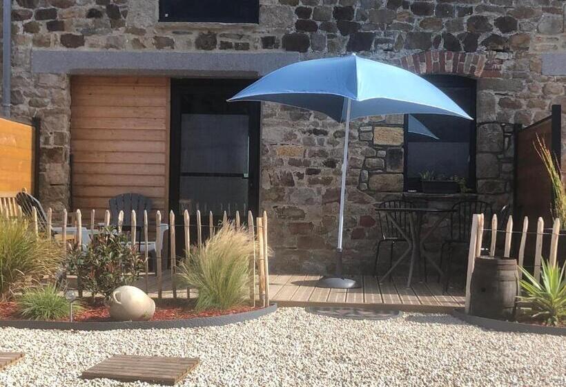 חדר משפחתי, Le Clos De La Morière