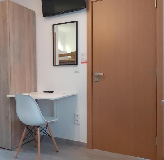 标准三人间, Hostel Sertã