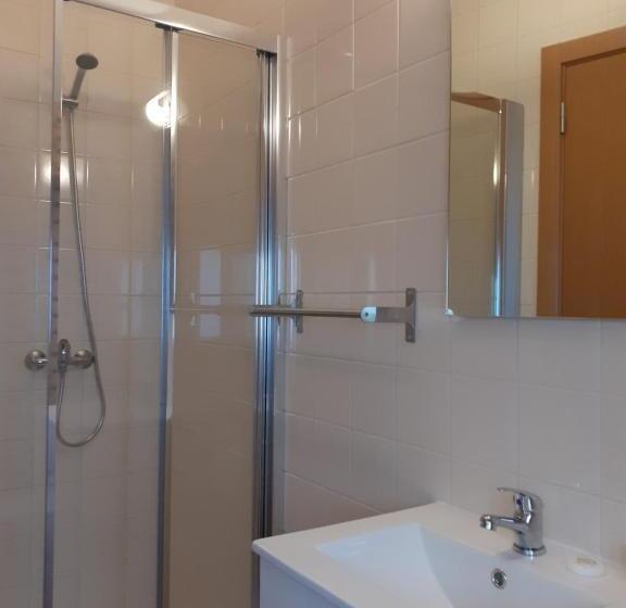 标准三人间, Hostel Sertã