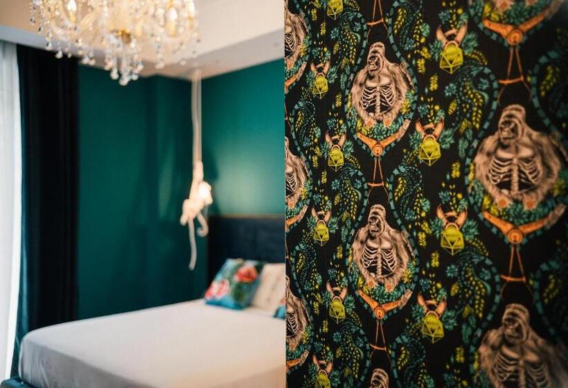 سوئیت با بالکن, Aron Only Suites Bed And Breakfast