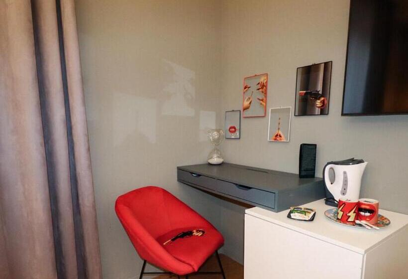 سوییت لوکس, Aron Only Suites Bed And Breakfast