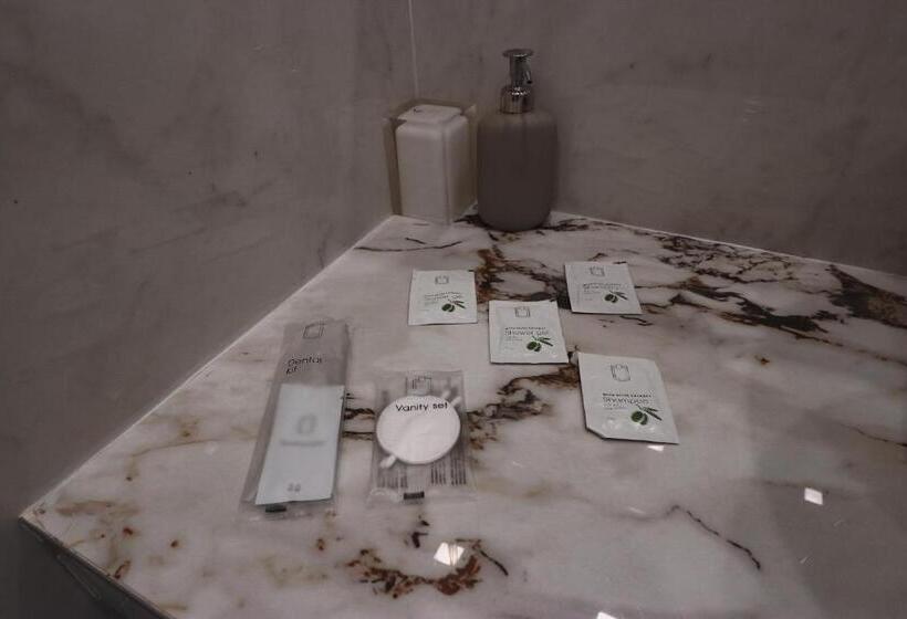 اتاق استاندارد با بالکن, Aron Only Suites Bed And Breakfast