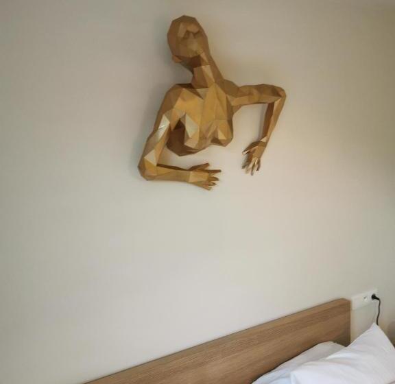 스탠다드 룸, La Majolique