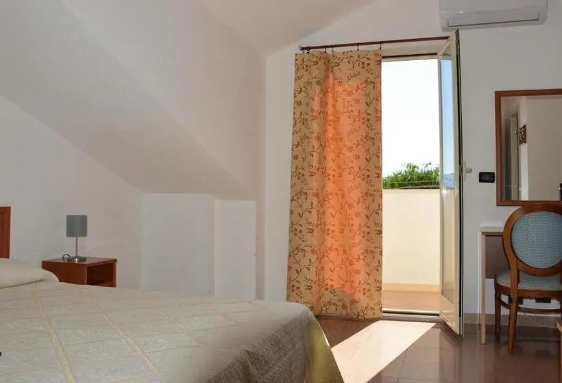 Standard-huone, Isolabella