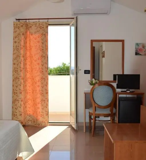 Standard-huone, Isolabella