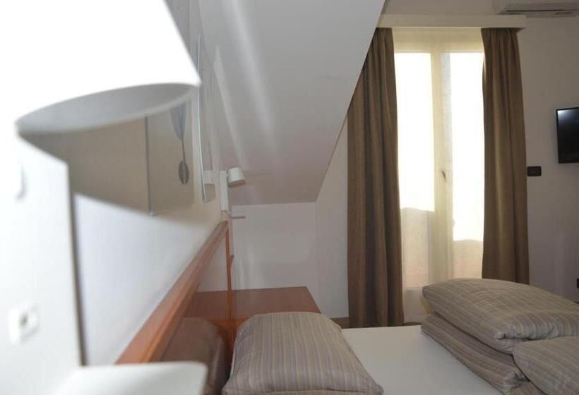 חדר סטנדרט, Isolabella