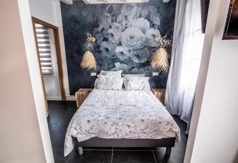 Quarto Estandar, Le Dupe