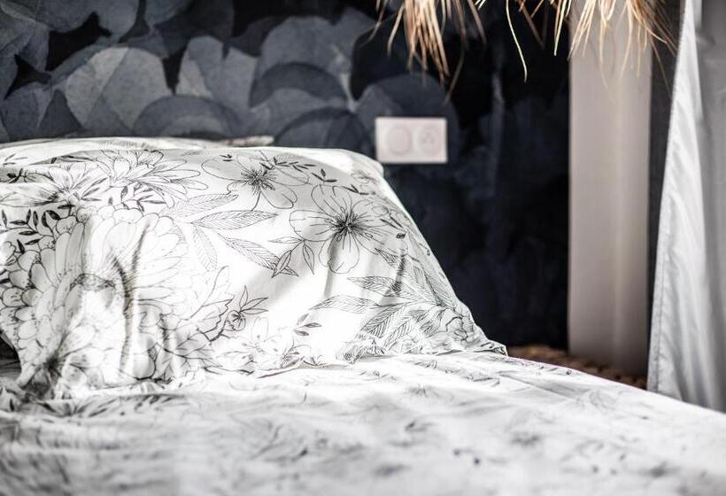 스탠다드 룸, Le Dupe