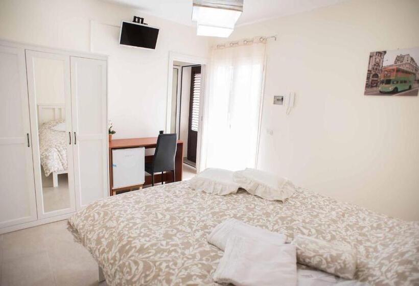 Номер Стандарт с Балконом, Isola Bella