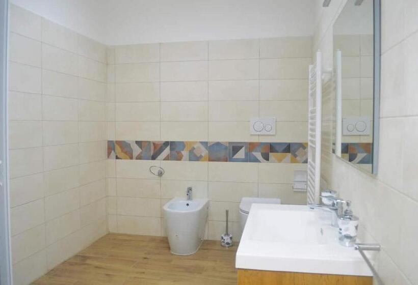 חדר סטנדרט, Duke S Rooms
