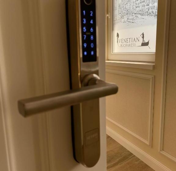 اتاق استاندارد با تخت بزرگ, Venetian Bucharest