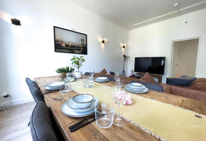 جناح مزود بتراس, Lvm Stays