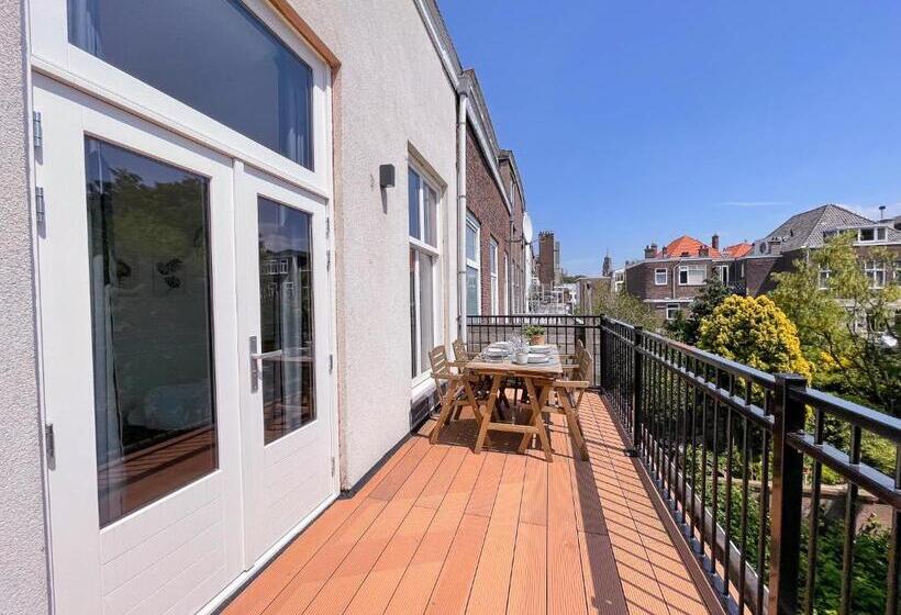 جناح مزود بتراس, Lvm Stays