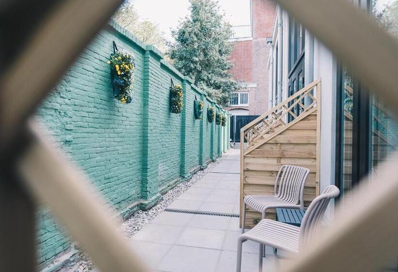 غرفة قياسية داخلية, Lvm Stays