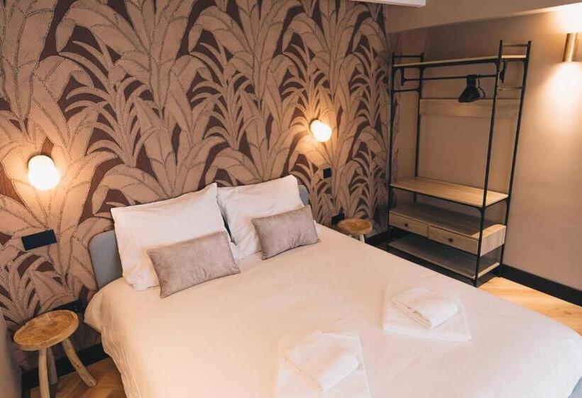 Quarto Estandar Interior, Lvm Stays
