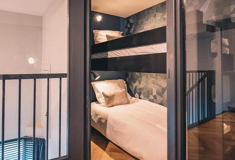 Quarto Quádruplo Premium, Lvm Stays