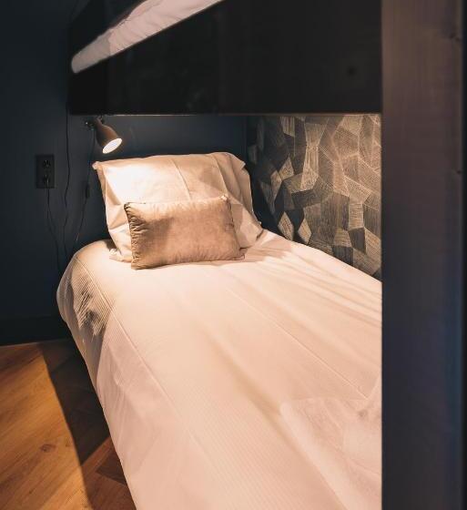 غرفة بريميوم رباعية, Lvm Stays