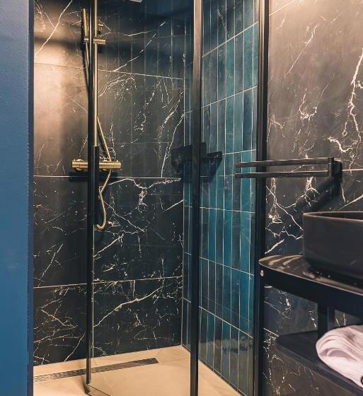 غرفة بريميوم رباعية, Lvm Stays