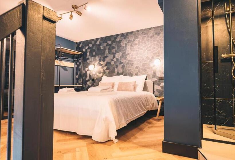 Quarto Quádruplo Premium, Lvm Stays