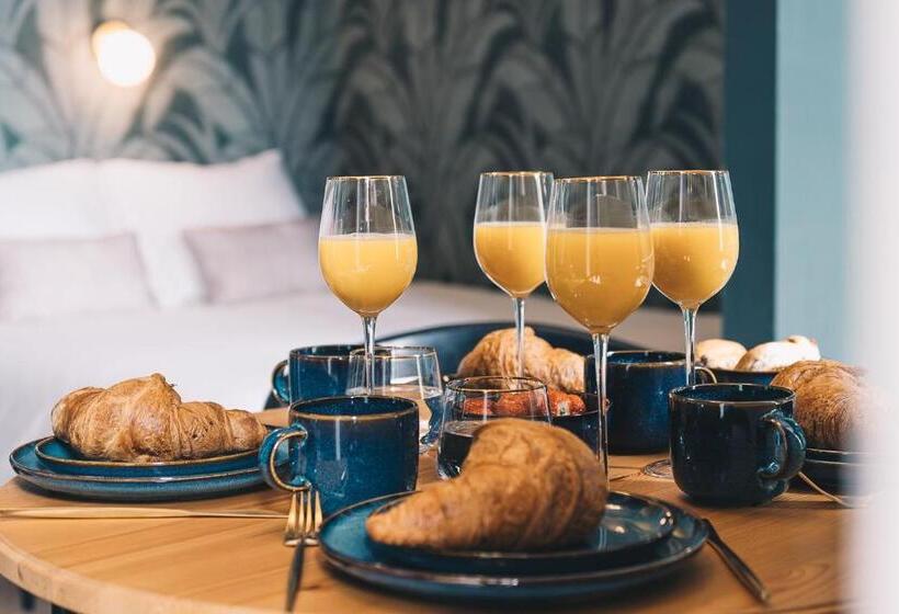 غرفة قياسية رباعية مزودة بشُرفة, Lvm Stays