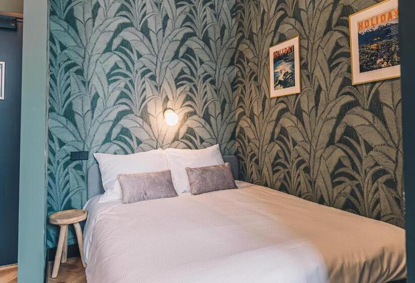 غرفة قياسية رباعية مزودة بشُرفة, Lvm Stays