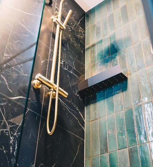 غرفة قياسية رباعية مزودة بشُرفة, Lvm Stays