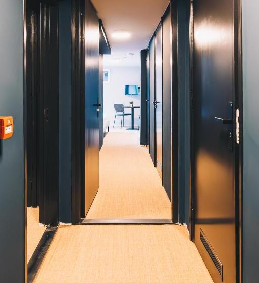 غرفة قياسية, Lvm Stays