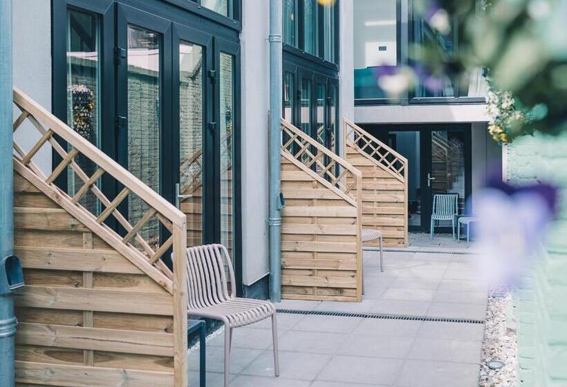 غرفة قياسية, Lvm Stays