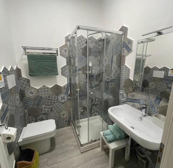 اتاق اکونومی, Le Camere Del Villaggio