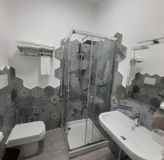 اتاق اکونومی, Le Camere Del Villaggio